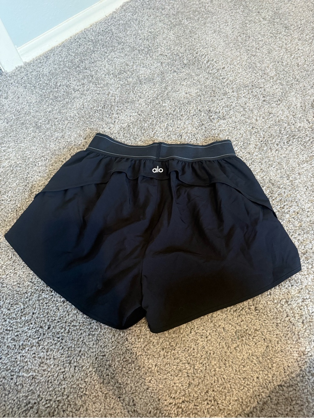 Alo Yoga Black Match Point Shorts - Picture 4 of 5